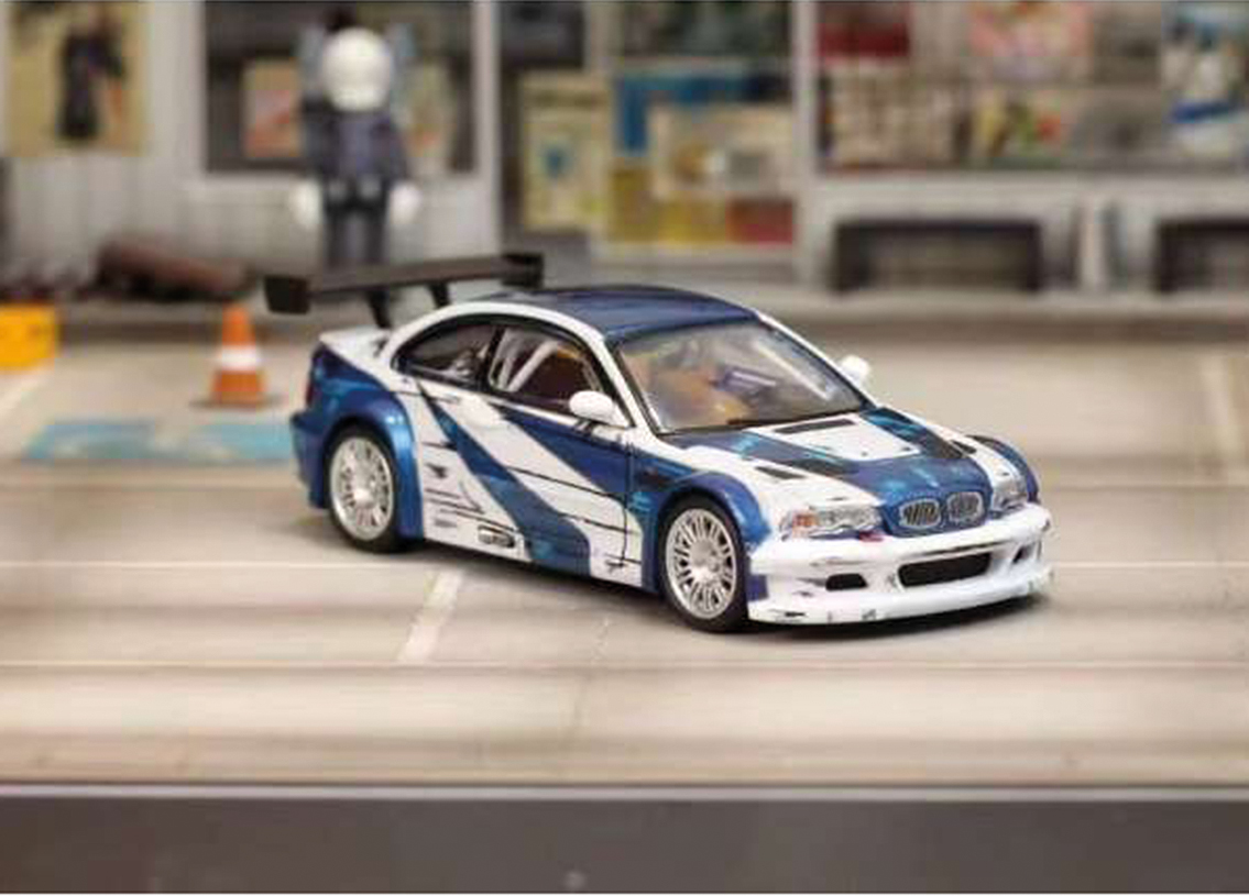 BMW M3 GTR E46 Manga weiss / blau